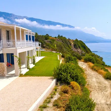 La E Bella Villa *